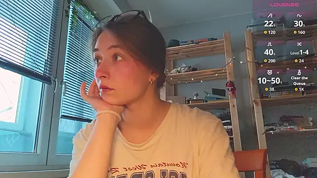 Snapshot of monlight__dana chatting on 02-06-26, 01:47 monlight dana online show from 02-06-26, 01:47