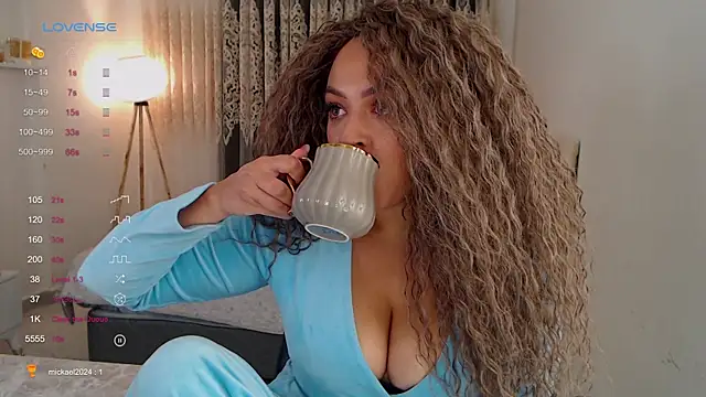  Just a queen 3 online show from 10-01-25, 09:37