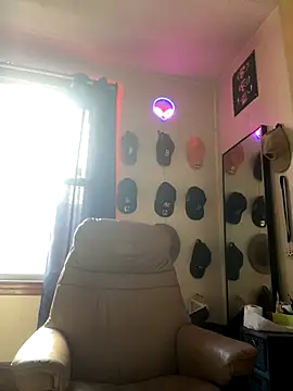 Snapshot of GersonGil1 chatting on 10-21-25, 03:13 GersonGil1 online show from 10-21-25, 03:13