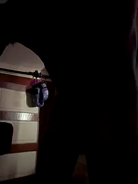 Snapshot of GersonGil1 chatting on 10-22-25, 05:13 GersonGil1 online show from 10-22-25, 05:13