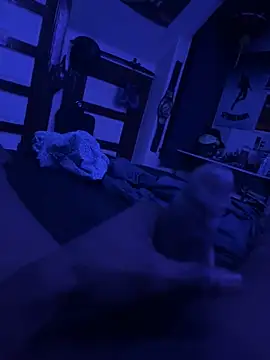 Snapshot of GersonGil1 chatting on 12-17-25, 06:08 GersonGil1 online show from 12-17-25, 06:08