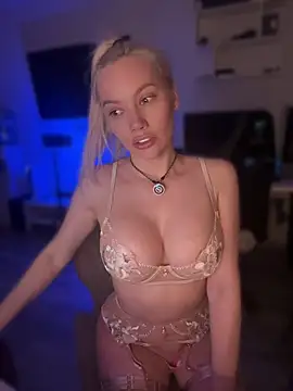 Bestie Online online show from 06-04-26, 08:26