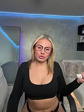 KillerKylie online show from 02-27-26, 10:37