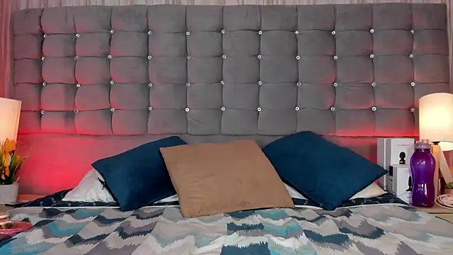 Poacahontasfg online show from 10-25-25, 04:09