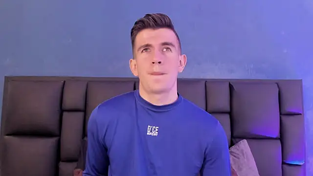 MikaelSlow online show from 01-17-26, 04:28