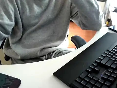 Snapshot of big-pig chatting on 01-03-25, 12:43 big-pig online show from 01-03-25, 12:43