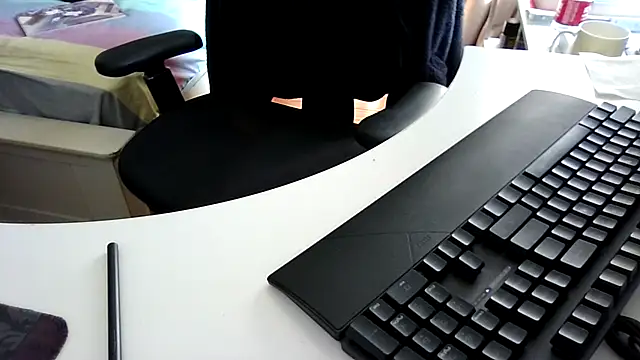 Snapshot of big-pig chatting on 02-13-25, 04:54 big-pig online show from 02-13-25, 04:54