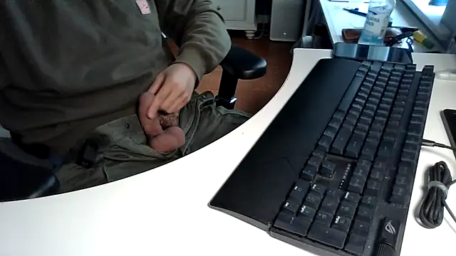 Snapshot of big-pig chatting on 11-09-25, 05:39 big-pig online show from 11-09-25, 05:39