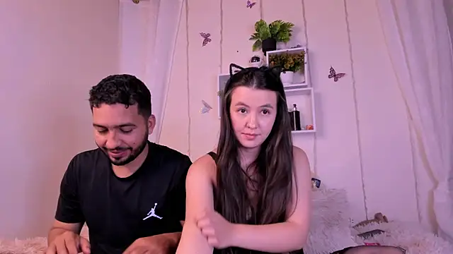 Snapshot of Idara_and_Edahi01 chatting on 02-22-25, 01:44 Idara and Edahi01 online show from 02-22-25, 01:44