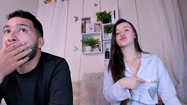 Snapshot of Idara_and_Edahi01 chatting on 03-21-25, 03:22 Idara and Edahi01 online show from 03-21-25, 03:22