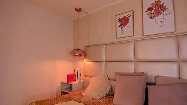 Aily Yozuko online show from 09-20-25, 02:56