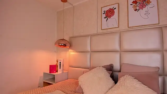 Aily Yozuko online show from 09-24-25, 02:37