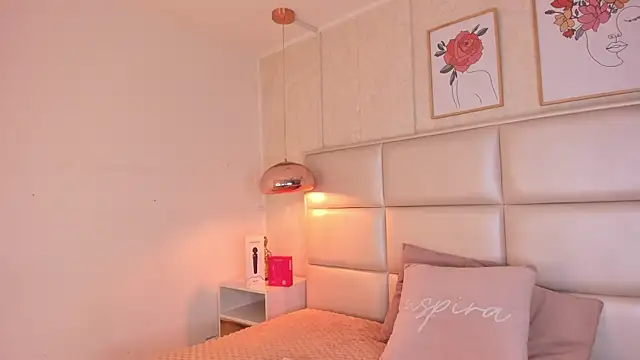 Snapshot of Aily_Yozuko chatting on 01-08-26, 02:47 Aily Yozuko online show from 01-08-26, 02:47