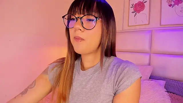 Snapshot of Aily_Yozuko chatting on 02-08-26, 02:37 Aily Yozuko online show from 02-08-26, 02:37