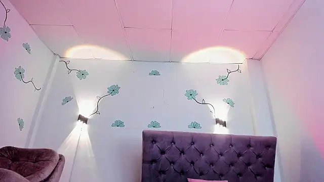 GENNESIS LOVE online show from 12-01-24, 07:47