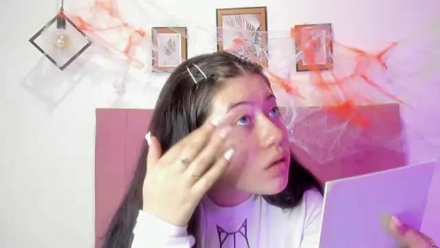 GENNESIS LOVE online show from 10-17-25, 02:04