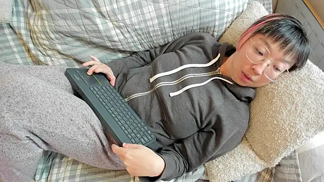 luxgray online show from 10-14-25, 06:31