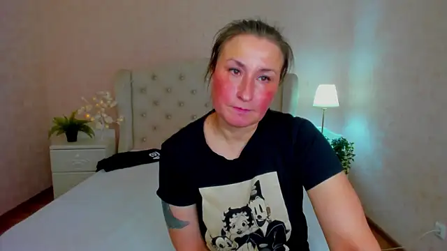 Snapshot of HotLiss chatting on 03-06-25, 05:46 HotLiss online show from 03-06-25, 05:46