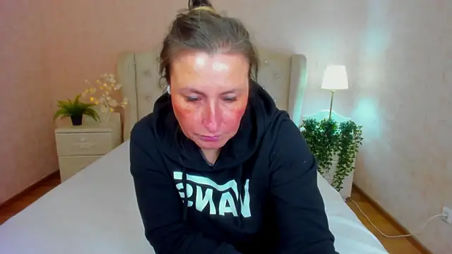 Snapshot of HotLiss chatting on 03-07-25, 05:40 HotLiss online show from 03-07-25, 05:40