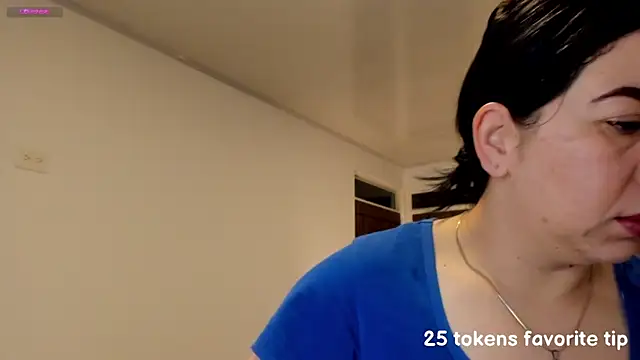 Snapshot of Im_coco chatting on 02-08-25, 10:39 Im coco online show from 02-08-25, 10:39
