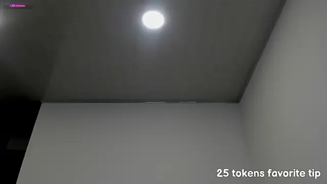 Snapshot of Im_coco chatting on 02-12-25, 02:43 Im coco online show from 02-12-25, 02:43