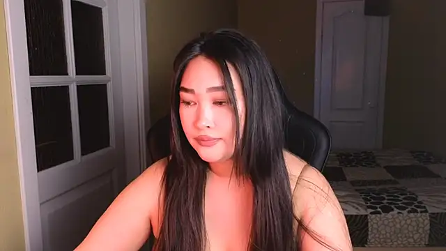 Snapshot of Erica_Wayne chatting on 12-18-24, 07:52 Erica Wayne online show from 12-18-24, 07:52