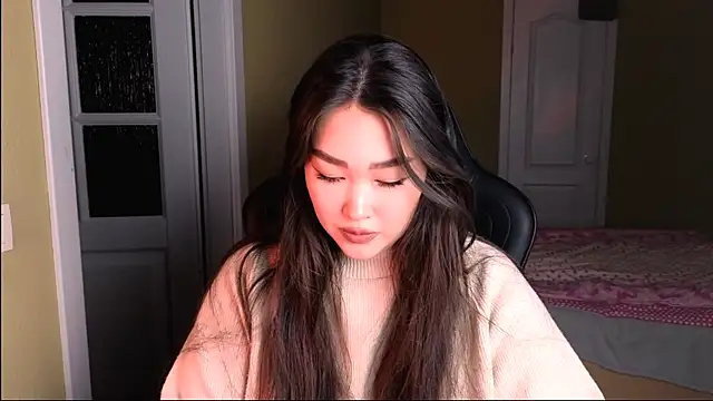 Snapshot of Erica_Wayne chatting on 01-28-25, 02:21 Erica Wayne online show from 01-28-25, 02:21