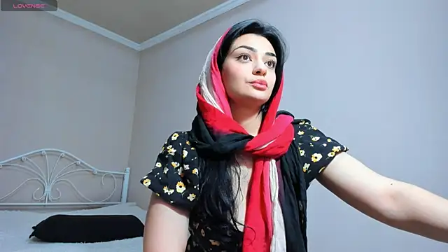 Snapshot of _cleopattra_ chatting on 12-23-24, 04:28 cleopattra online show from 12-23-24, 04:28