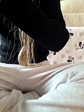 Snapshot of Mary_anes chatting on 02-09-25, 04:29 Mary anes online show from 02-09-25, 04:29