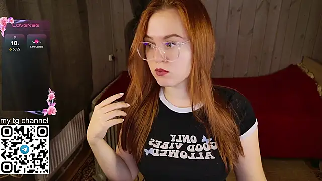 Snapshot of Lila_Pitt chatting on 01-05-25, 05:51 Lila Pitt online show from 01-05-25, 05:51