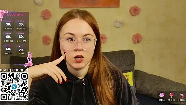 Snapshot of Lila_Pitt chatting on 03-10-25, 08:12 Lila Pitt online show from 03-10-25, 08:12