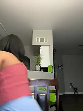 juicyyy323 online show from 12-21-24, 07:16