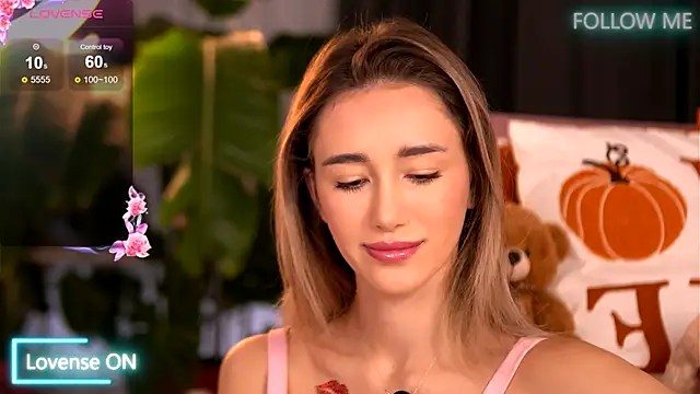 Snapshot of EmilyRaymont chatting on 11-03-25, 05:20 EmilyRaymont online show from 11-03-25, 05:20