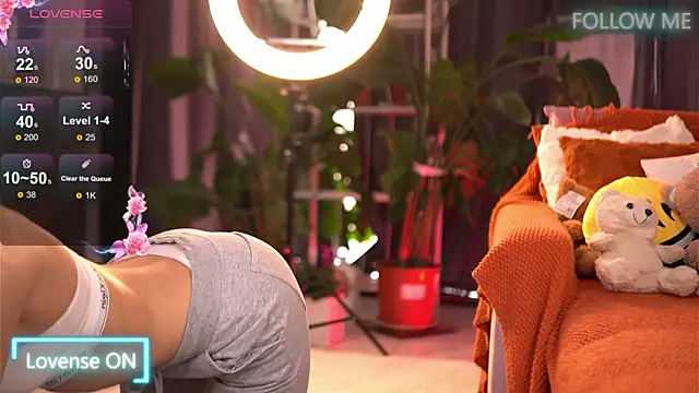 Snapshot of EmilyRaymont chatting on 11-24-25, 07:41 EmilyRaymont online show from 11-24-25, 07:41