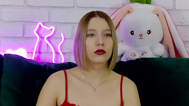 LiliLinn online show from 03-10-25, 05:00