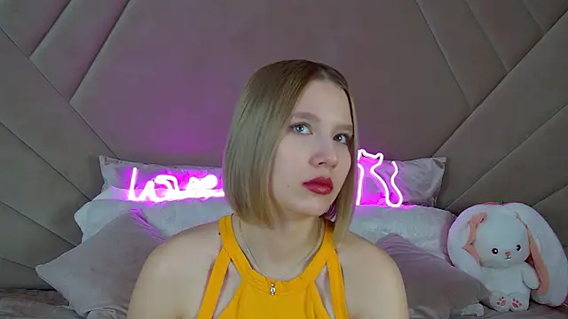 LiliLinn online show from 03-11-25, 04:54