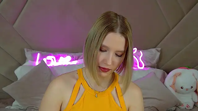 LiliLinn online show from 03-11-25, 07:58