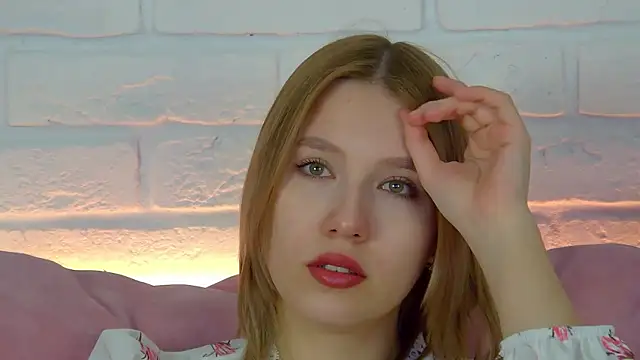 LiliLinn online show from 09-29-25, 04:50