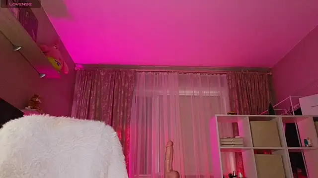 Snapshot of Katy_perry_ chatting on 02-15-25, 05:41 Katy perry online show from 02-15-25, 05:41