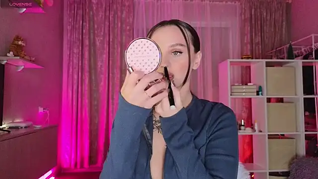 Snapshot of Katy_perry_ chatting on 02-16-25, 03:58 Katy perry online show from 02-16-25, 03:58