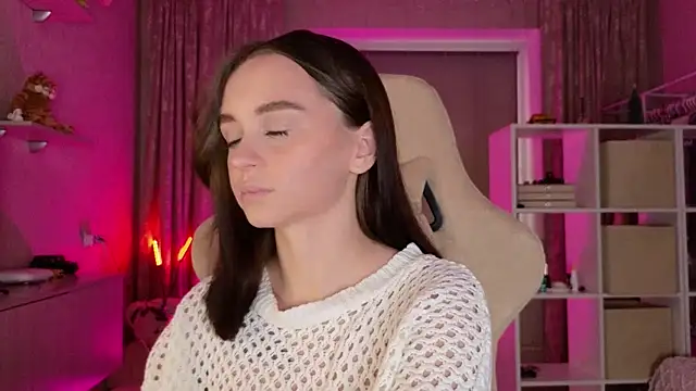 Snapshot of Katy_perry_ chatting on 03-05-25, 02:36 Katy perry online show from 03-05-25, 02:36