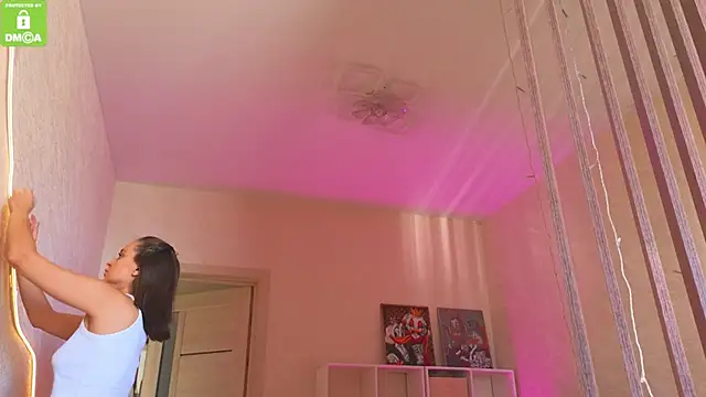 Snapshot of Katy_perry_ chatting on 10-16-25, 03:40 Katy perry online show from 10-16-25, 03:40