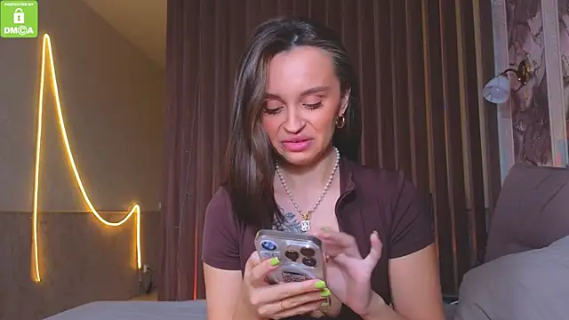 Snapshot of Katy_perry_ chatting on 10-26-25, 04:51 Katy perry online show from 10-26-25, 04:51