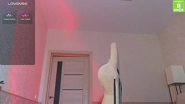 Snapshot of Katy_perry_ chatting on 11-23-25, 02:55 Katy perry online show from 11-23-25, 02:55