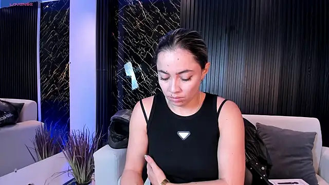 Alessia Taylorr online show from 10-13-25, 11:54