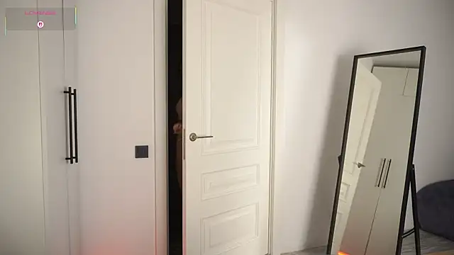 GlamourNova online show from 10-04-25, 08:40