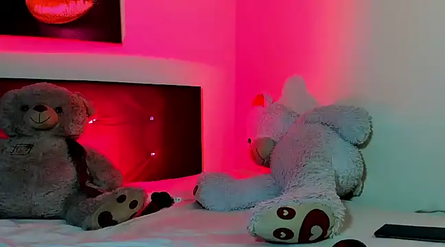 Snapshot of Sweet_Roxy1 chatting on 12-22-24, 06:28 Sweet Roxy1 online show from 12-22-24, 06:28