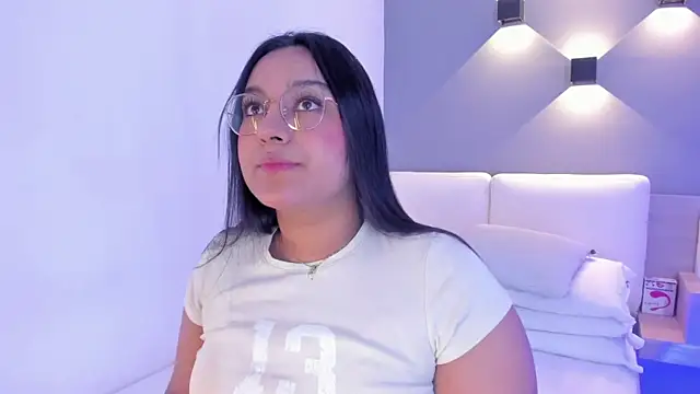 ellamontoya online show from 01-26-25, 05:02