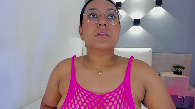 ellamontoya online show from 02-13-25, 04:22