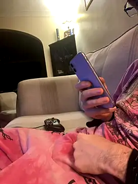 EE123458 online show from 11-23-25, 08:08